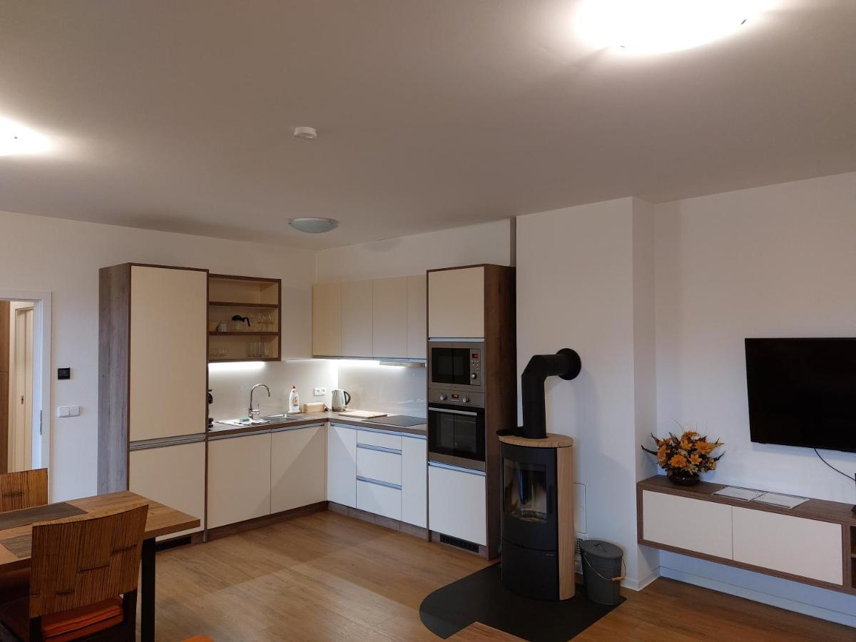 Polansky Dvur Apartment Velke Karlovice Bagian luar foto