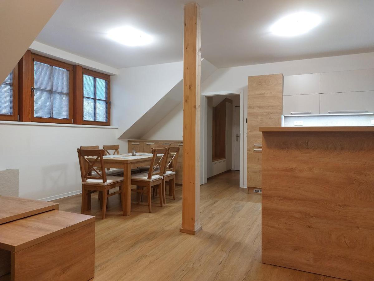 Polansky Dvur Apartment Velke Karlovice Bagian luar foto
