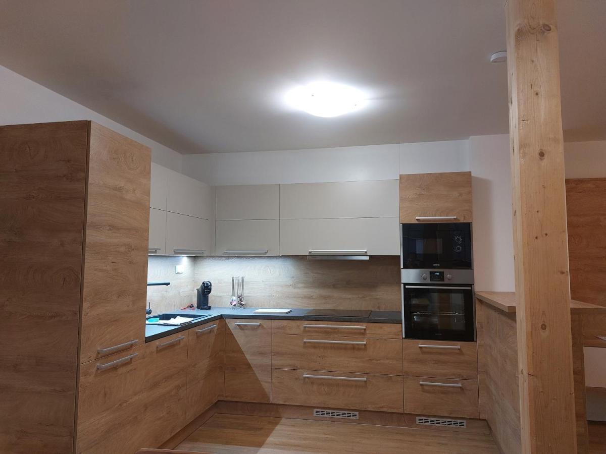 Polansky Dvur Apartment Velke Karlovice Bagian luar foto