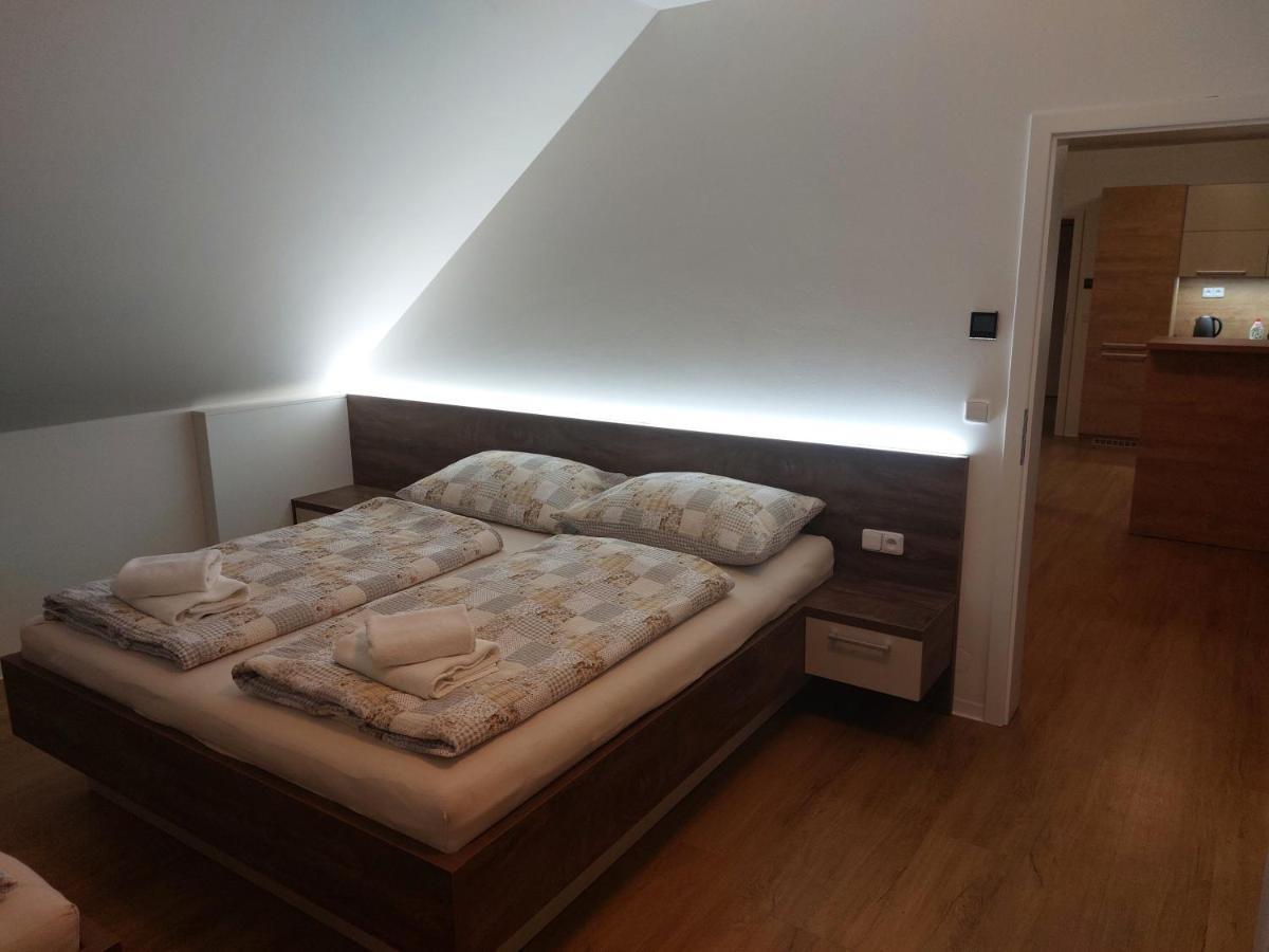 Polansky Dvur Apartment Velke Karlovice Bagian luar foto