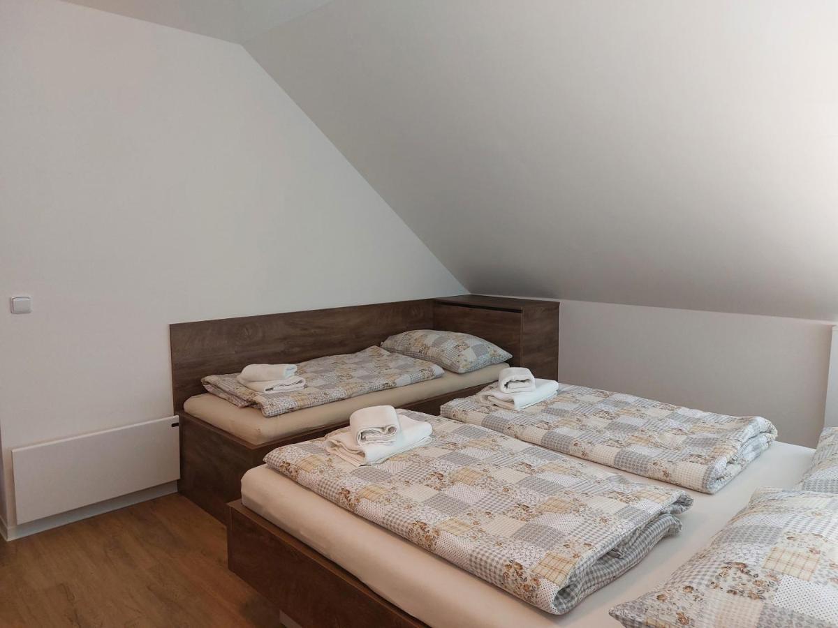 Polansky Dvur Apartment Velke Karlovice Bagian luar foto